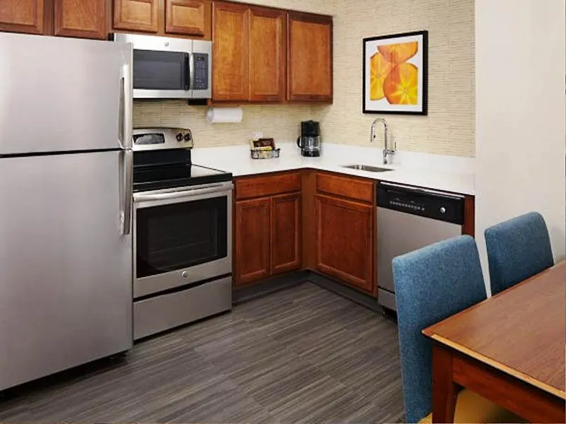 Residence Inn Saint Louis Airport / Earth City